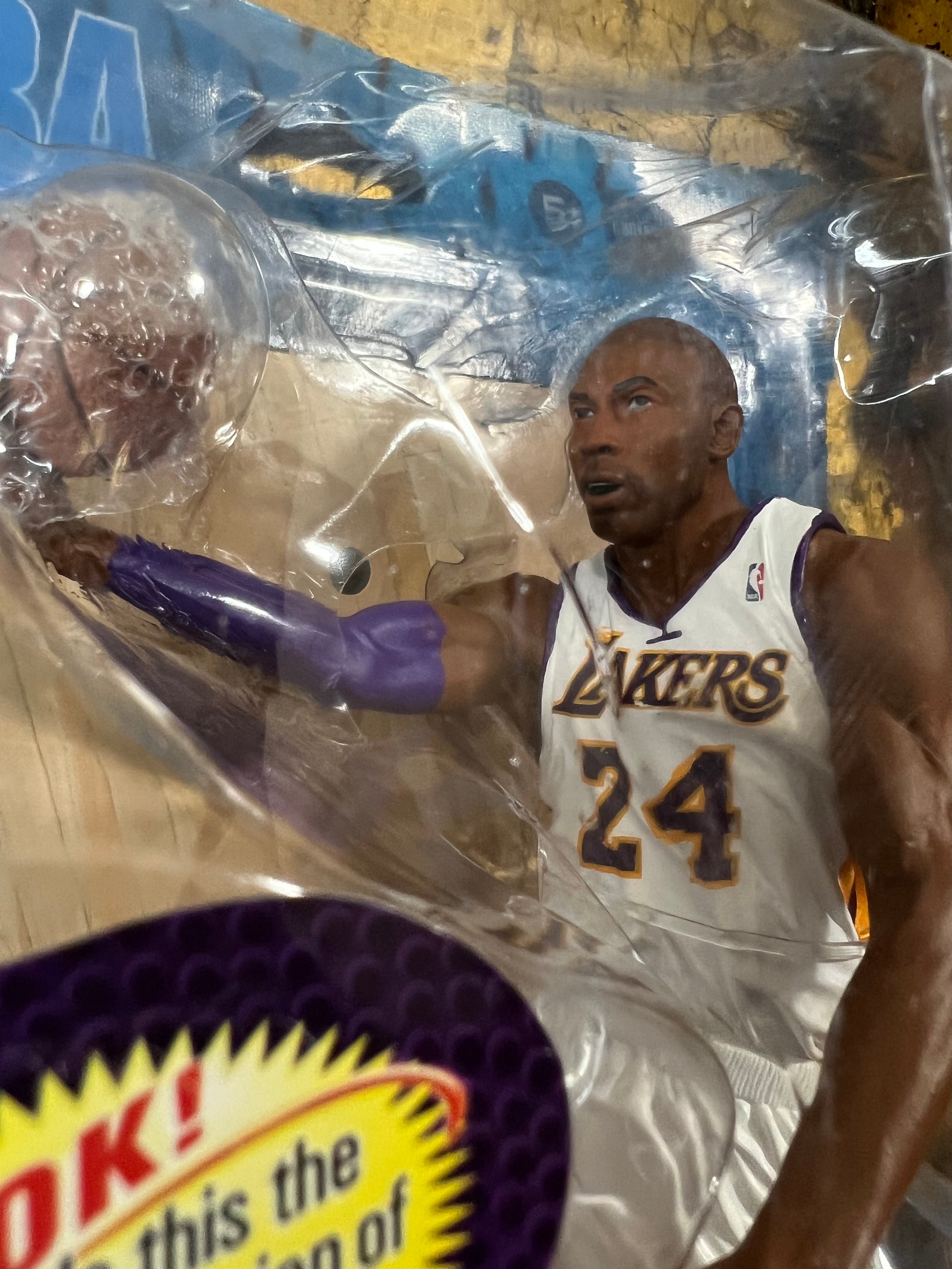 McFarlane 2013 “Kobe Bryant” NBA series 23